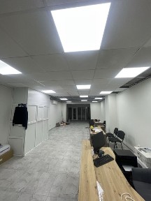 Оренда Комерційного приміщення без комісії в Центрі міста в зданому жк