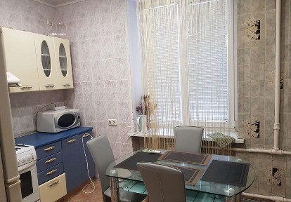 Реальная 2-ка в Центре, Исторический Музей, Университетская