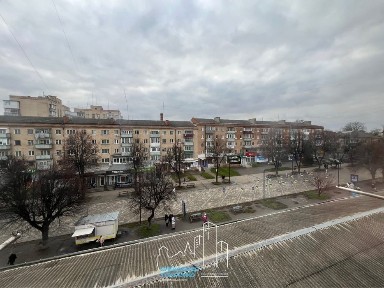 Здам охайну двокімнатну в центрі міста