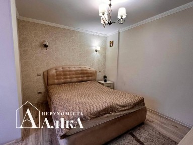 В продажі частина будинку