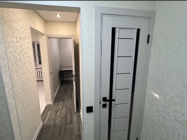 Двухкомнатная каартира с ремонтом ! Проспект Центральный !