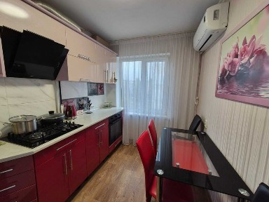 Продаю 2 комнатную квартиру на Космонавтов! а1