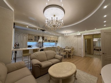 Продается шикарная сталинка на Набережной с автономным отоплением!