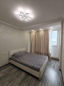 Срочно сдам 2 ком. квартиру в ЖК