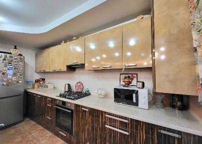 продаж 2к трьохкомнатная квартира Центр цегла АГВ СОБОРНА УНІВЕРМАГ