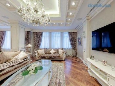Київ, Михайла Грушевського вул., 9А