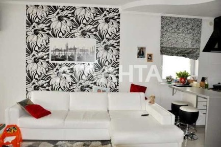 Дом в центре Чубаевки с красивым ремонтом