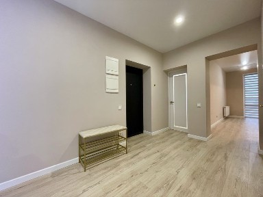 Продам сучасну квартиру Щасливе