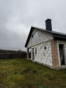 Продаж будинка з ставком 20 км від Луцька