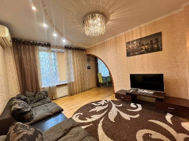 Сдам 3х комнатная в центре Вул. Незалежності України.