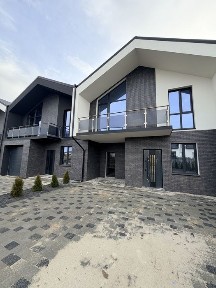 Продаж просторого будинку с. Кожичі