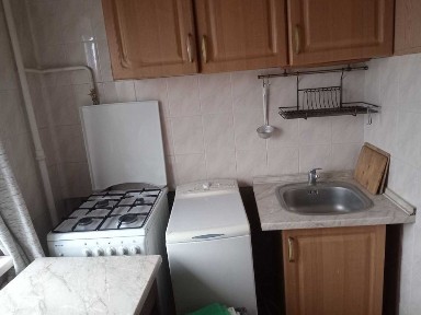 Здам 2-у Мілютенко 9а, поряд ст. м.Чернігівська, м.Лісова