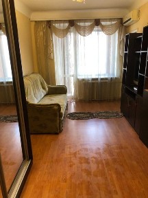 Здам квартиру біля Корпусного парку в центрі.