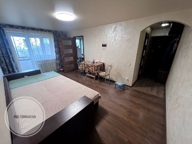 Продаж 3к квартири Космонавтів/пр. Богоявленський на 5 поверсі з 5