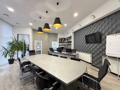 Оренда комер. прим. 78.6 кв. м. (+110 гаражі) вул. Пулюя ЖК Галицький Лев