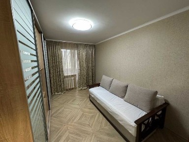 Черемушки, район дома Мебели, 2х комн. квартира, отличное сосояние