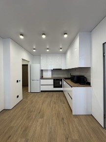 Продаж 2х кім + кухня студія ЖК Київський