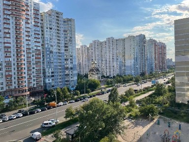 Чотирикімнатна квартира по вул. Екстер, можливий обмін з доплатою.