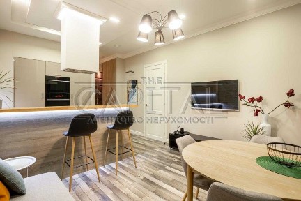 Продаж / Новопечерські липки / Верхогляда / Дизайнерська квартира / 2к