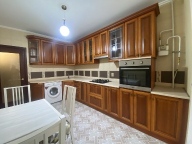 Есть видео! Сдам 2хкомн квартиру длительно ЦЕНТР Нищинского