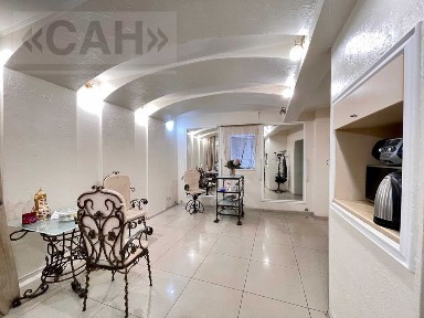 Сдам в аренду офисное помещение в Центре под салон красоты