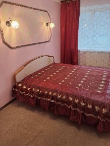 Здається 3-х кімнатна квартира. Центр