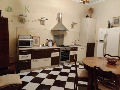 Продам 3-кім. квартиру, вул Коновальця 75 Ремонтом