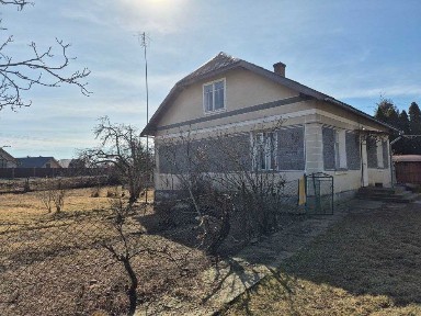 Цегляний будинок в Підгірках