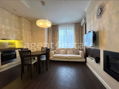 Автономна 3-кімнатна квартира Печерськ Низький поверх 80м2 Світло