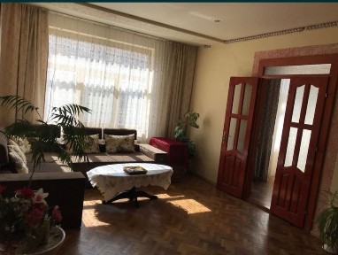 Оренда 2-х кімнатої квартири в центрі з кондиціонером (вул. Корятовича)