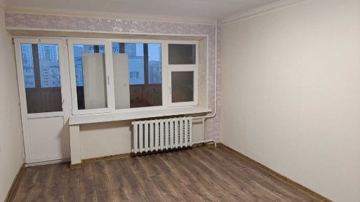 Русанівський бул., 1. Квартира в цегляному будинку біля Дніпра.