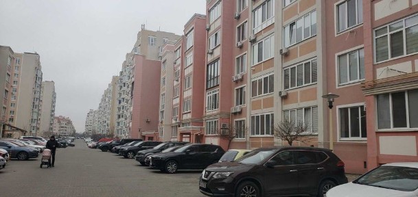 Продаж 1 ной. квартири 51,4 кв. м Петрівський квартал 2 поверх ліфт