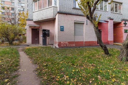 Борщагівка. Продам фасадне приміщення. Василя Верховинця вул., 10