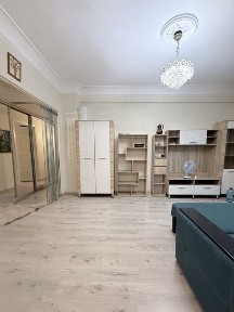 Трехкомнатная Сталинка. Центр. Молдованка. АГВ. Закрытый двор