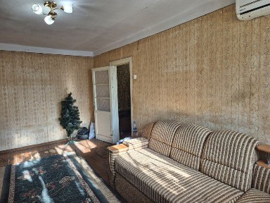 Продам 2-комнатную центр города