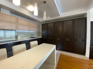 Продажа 3-комнатной квартиры 140 м², Кловский спуск, 7А