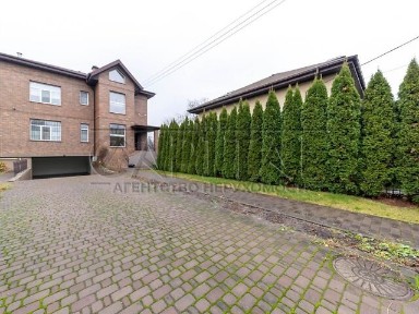 Довгострокова оренда будинку від посередника з гаражем на пров. Михайла Ялового 6 • ID 33769491