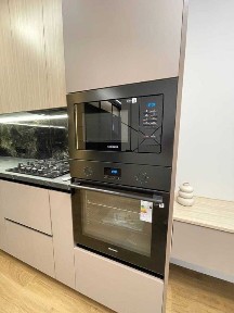 Простора 1 кім. квартира площею 47 м2 в центрі