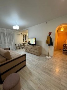 Продажа 3-комнатной квартиры 60 м², Александра Поля просп., 102А