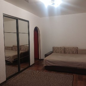 2к. кв. вул. Ушинського 11, пл. Космонавтів, метро Шулявська