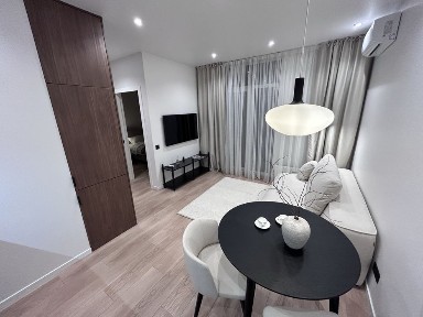 Жк Республіка. Перша здача. 42 м2