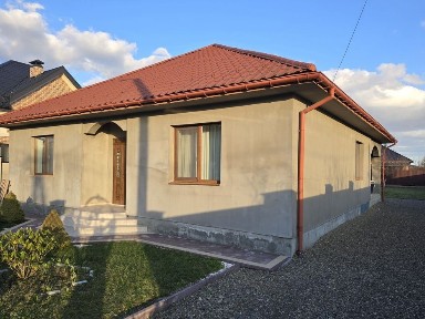 ОРЕНДА одноповерхового будинку Американки з гарною локацією в с. Минай