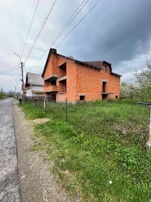 Продається будинок в Тячеві