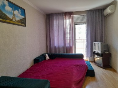 Сдам двухкомнатную квартиру Таирова