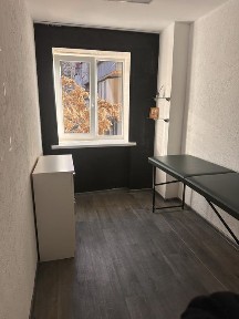 Здам кабінет на перехресті Перемоги та Лермонтова