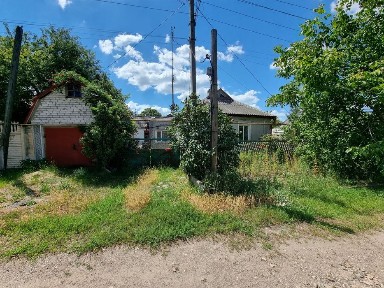 Продається будинок у самому центрі міста П'ятихатки