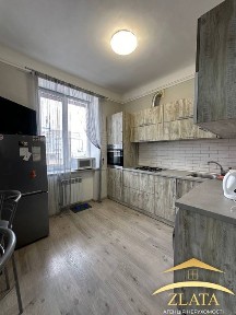 Продаж 2-к квартири-студії в районі ТЦ « Україна»