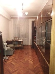 Продам 4х комн кв б-р Шевченко, 3 этаж. 75м р-н Самолёта ТОРГ !