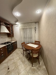 Оренда 3-ох кім квартири на вул Роксоляни