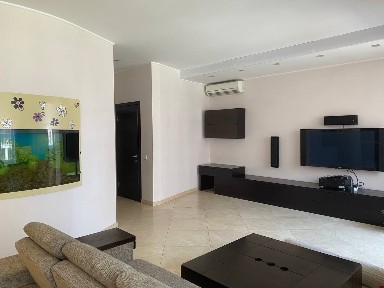 Продаж 4-кімнатної квартири 135 м², Кучеревського бул.